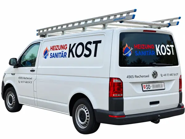 KOST Heizung Sanitär Firmenfahrzeug Beschriftung Rückansicht Recherswil Solothurn